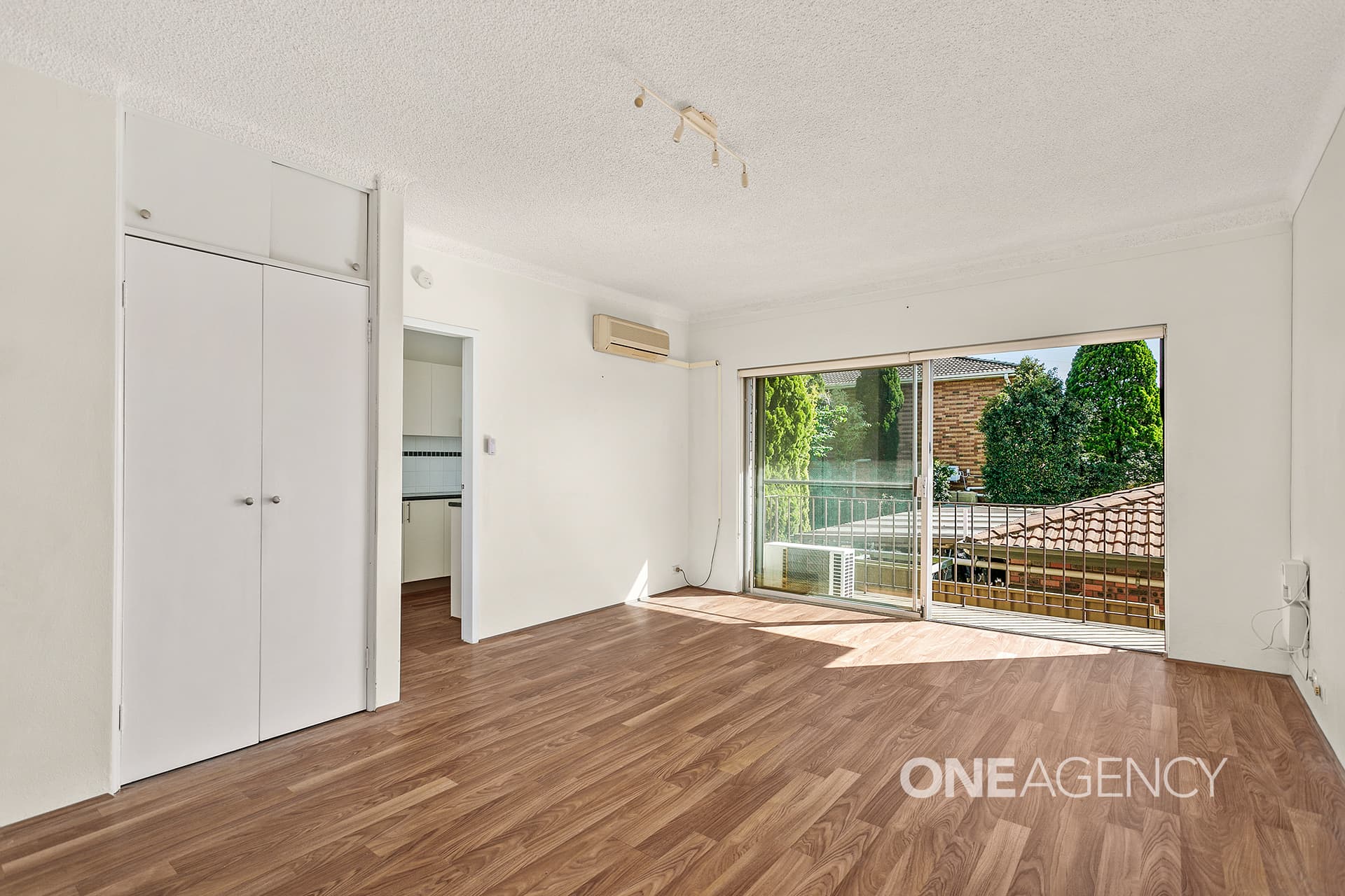 3/6 Mackie Street, Coniston, Coniston - Thumbnail 2