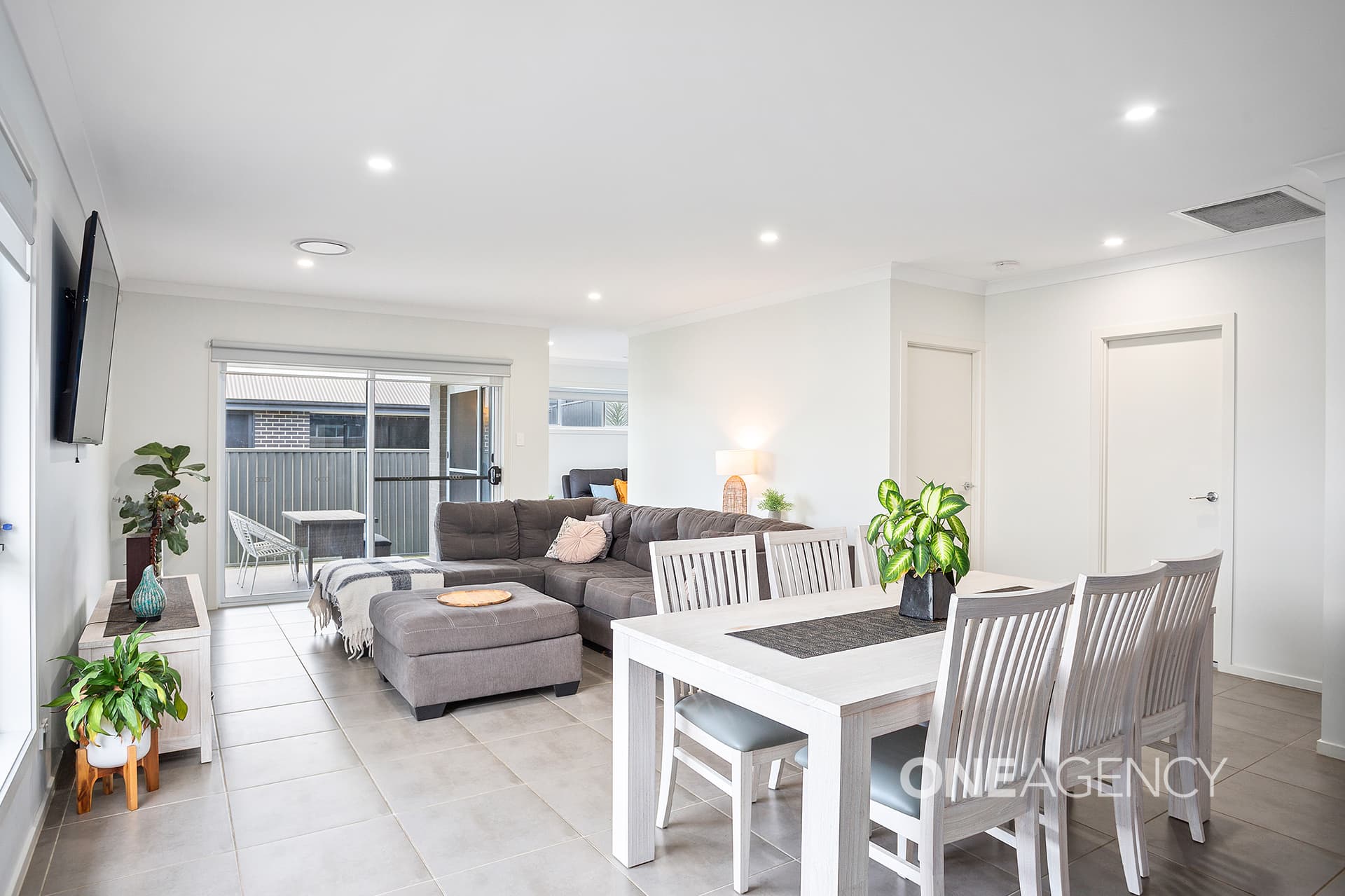 11 Brotheridge Avenue, Calderwood, Calderwood - Thumbnail 4