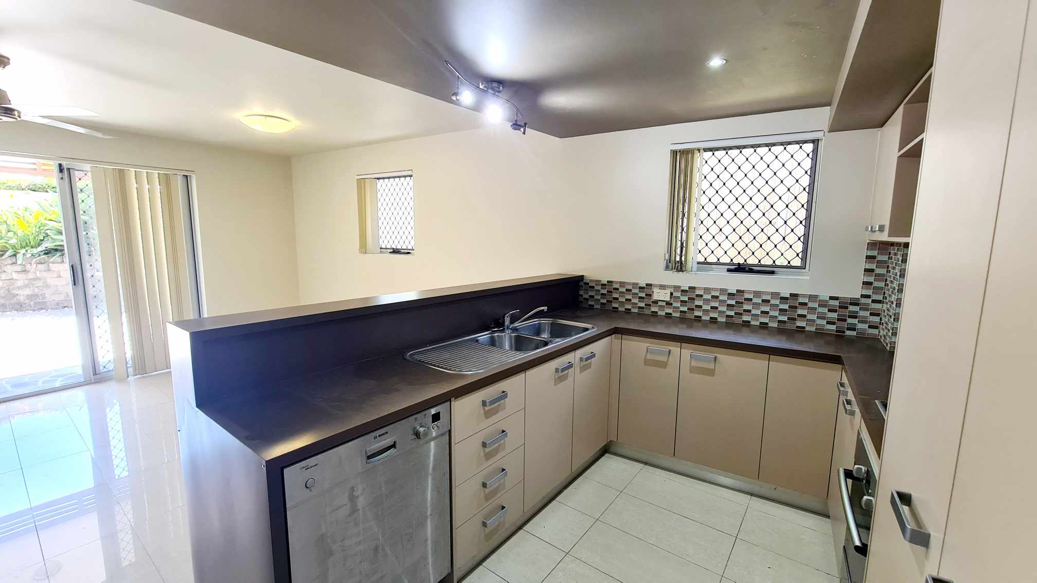 1/12 Edward Street, Caboolture, Caboolture - Thumbnail 4