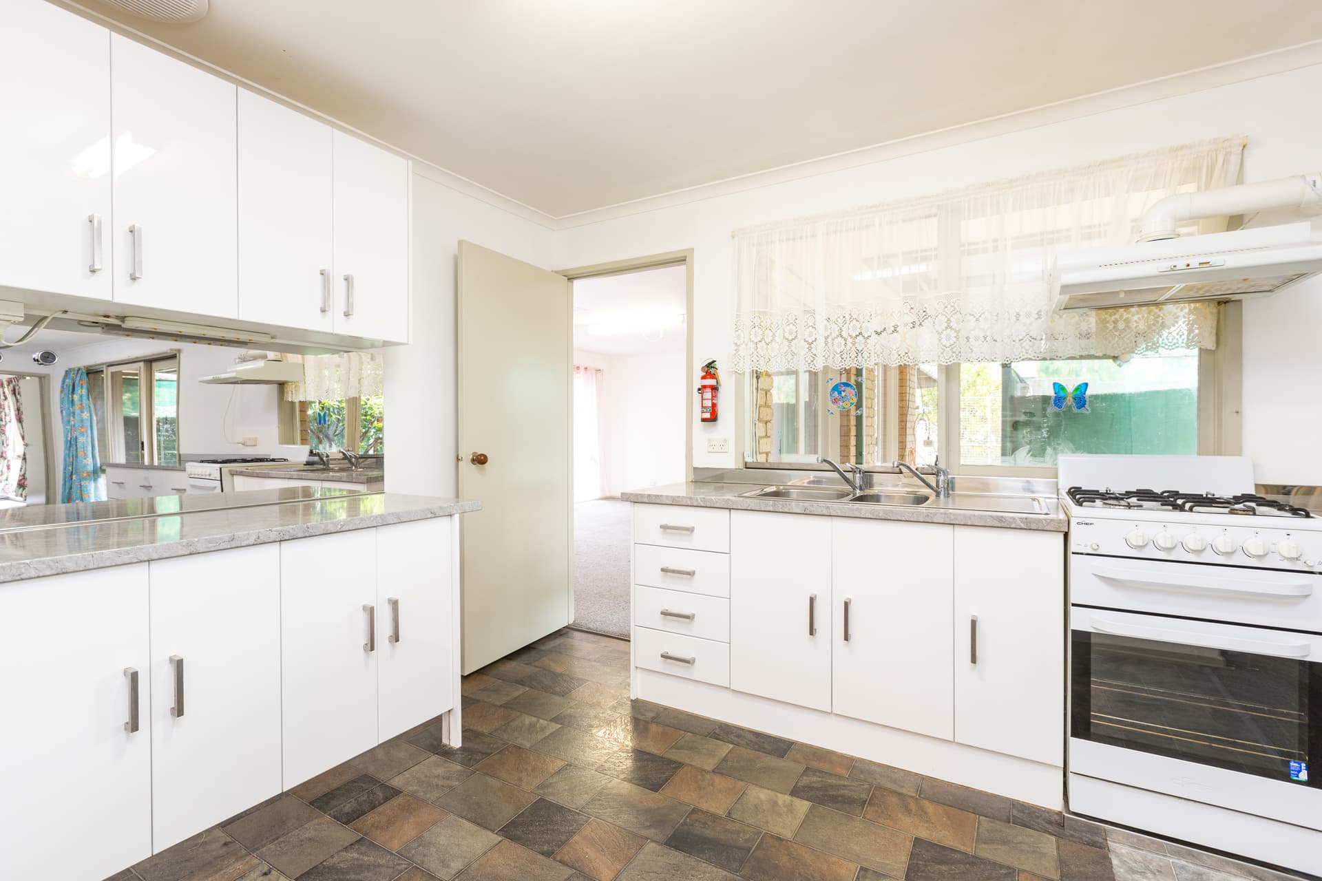 5 Carolyn Court, Robinvale, Robinvale - Thumbnail 4