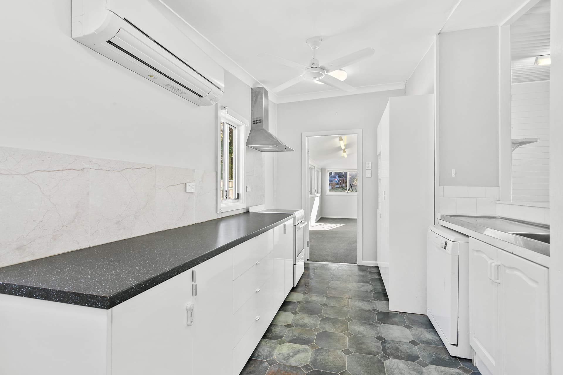 25 Mountain Road, Austinmer, Austinmer - Thumbnail 8