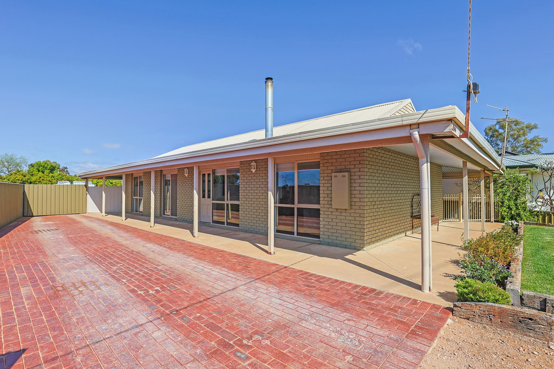 2844 Fourteenth Street, Irymple, Irymple - Thumbnail 2