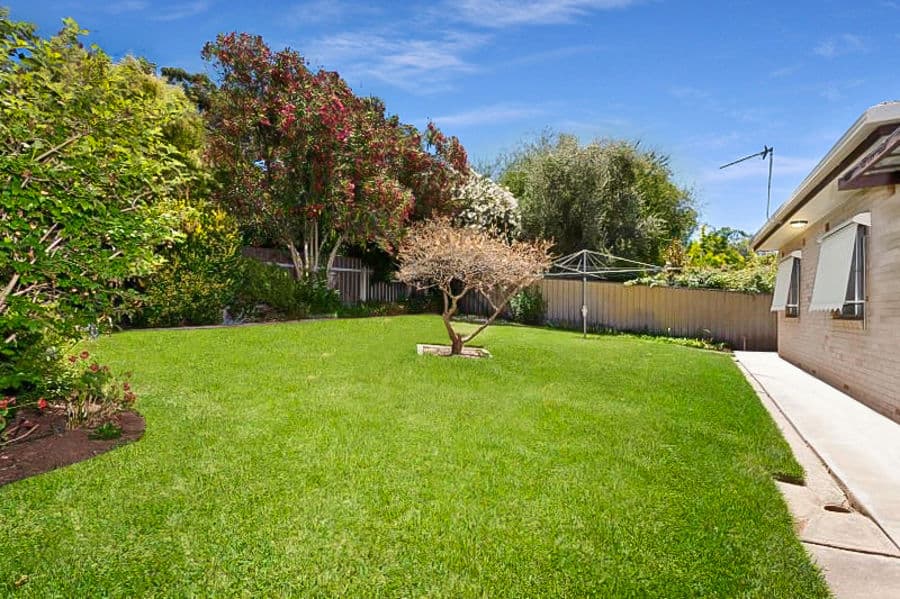 10 WILKS Avenue, Kooringal, Kooringal - Thumbnail 2