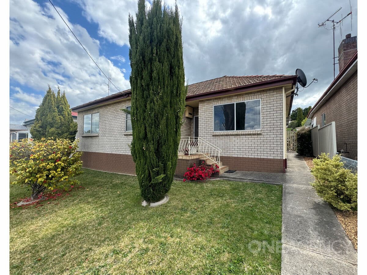 78 Sloane Street, Goulburn, Goulburn - Image 1