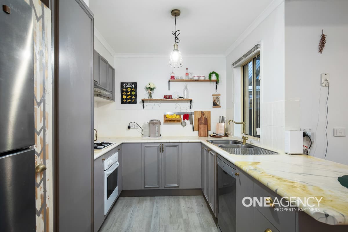 8 Seaside Close, Seabrook, Seabrook - Thumbnail 8