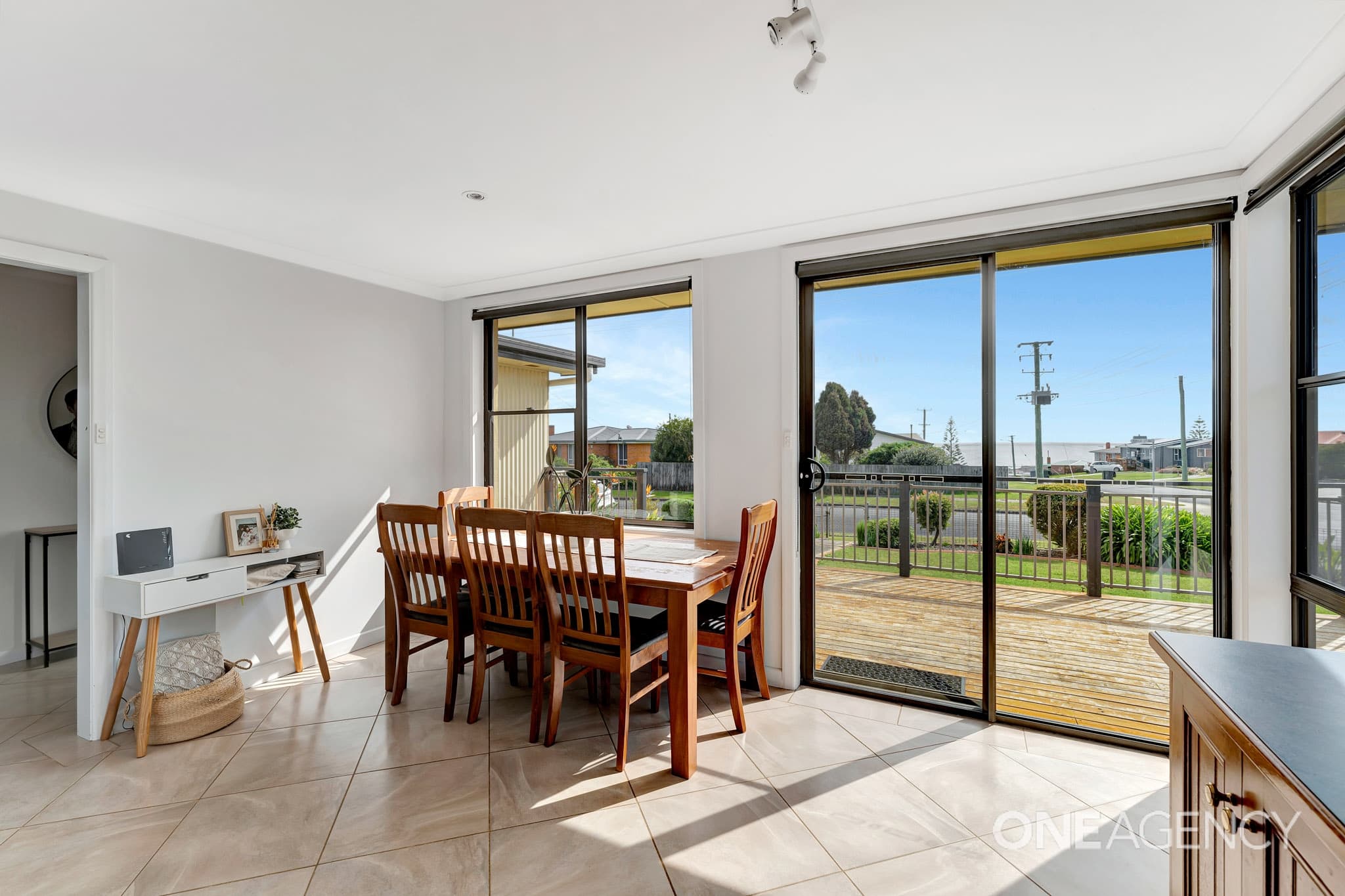 2 Ronald Crescent, Somerset, Somerset - Thumbnail 5