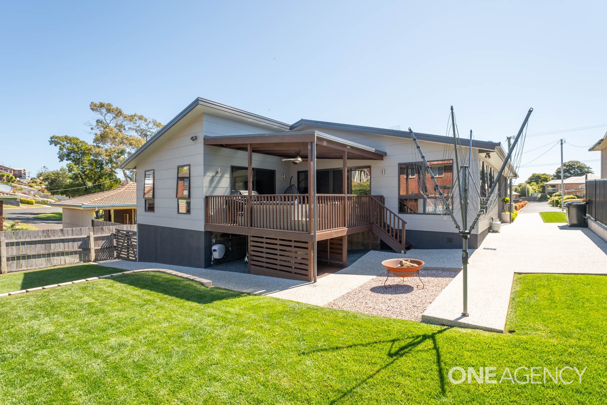 39 Richardson Crescent, Park Grove, Park Grove - Thumbnail 3