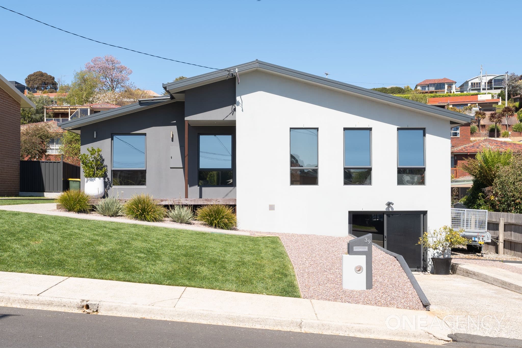 39 Richardson Crescent, Park Grove, Park Grove - Thumbnail 4