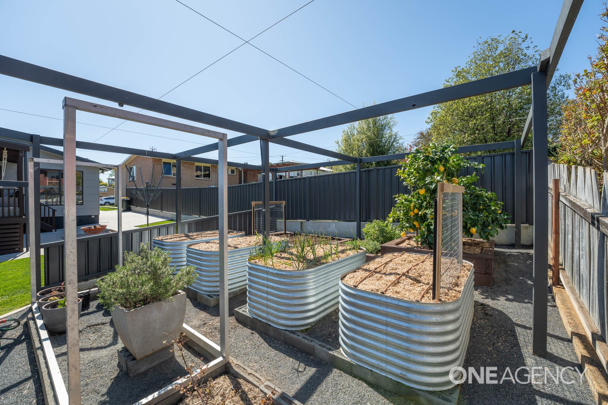 39 Richardson Crescent, Park Grove, Park Grove - Thumbnail 8