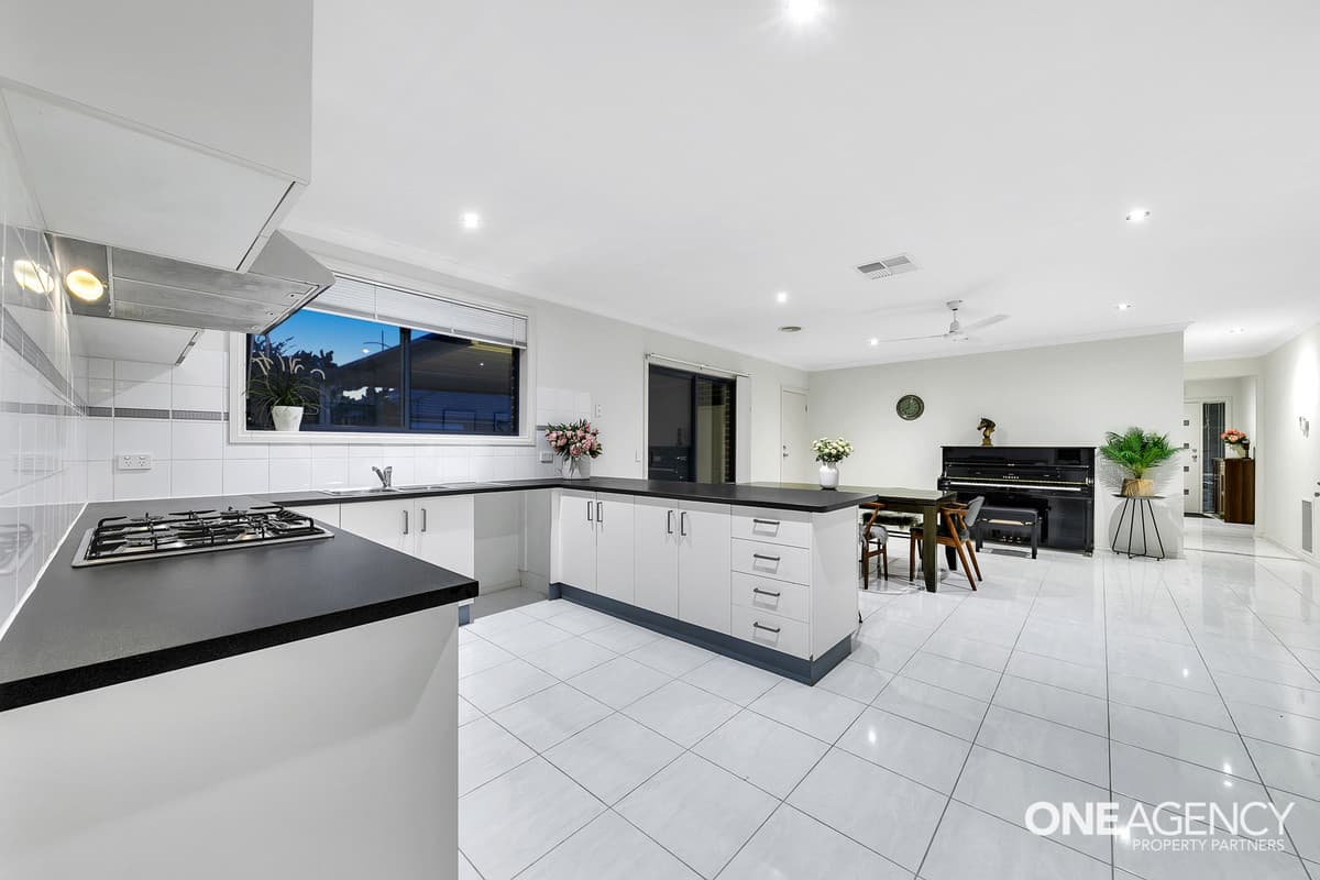 4 Menzies Avenue, Point Cook, Point Cook - Thumbnail 6