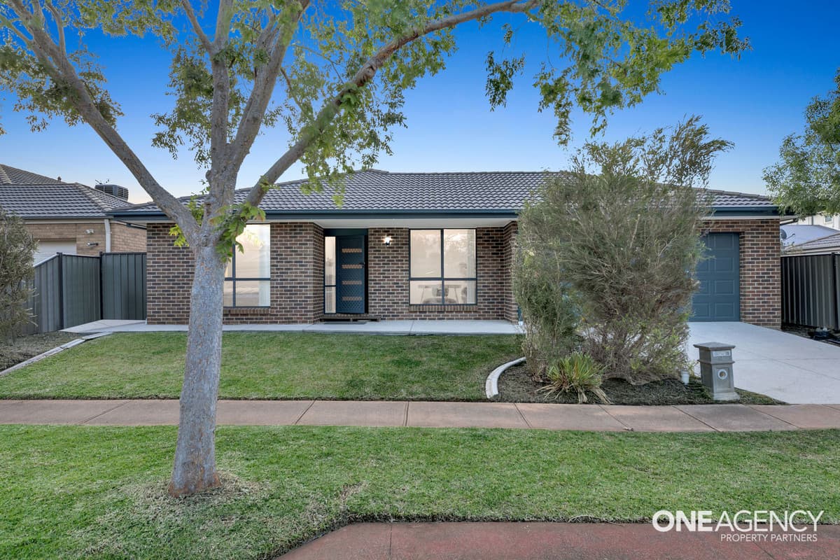 4 Menzies Avenue, Point Cook, Point Cook - Image 1