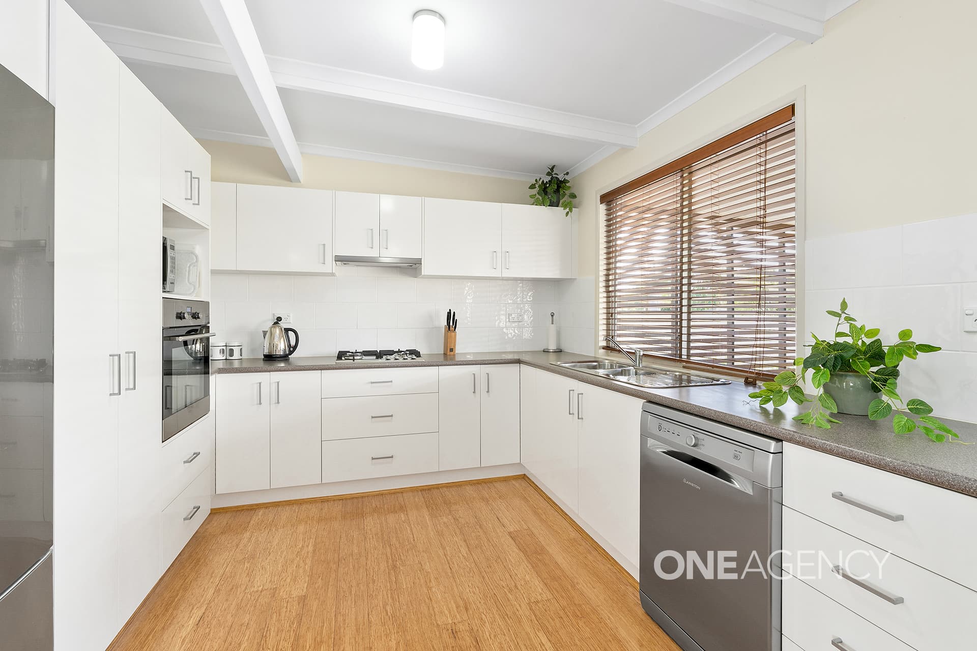 29 Tallyan Point Road, Basin View, Basin View - Thumbnail 3