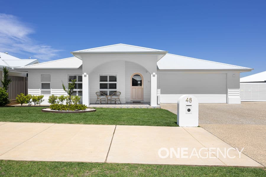 48 VALENCIA Drive, Gobbagombalin, Gobbagombalin - Image 1