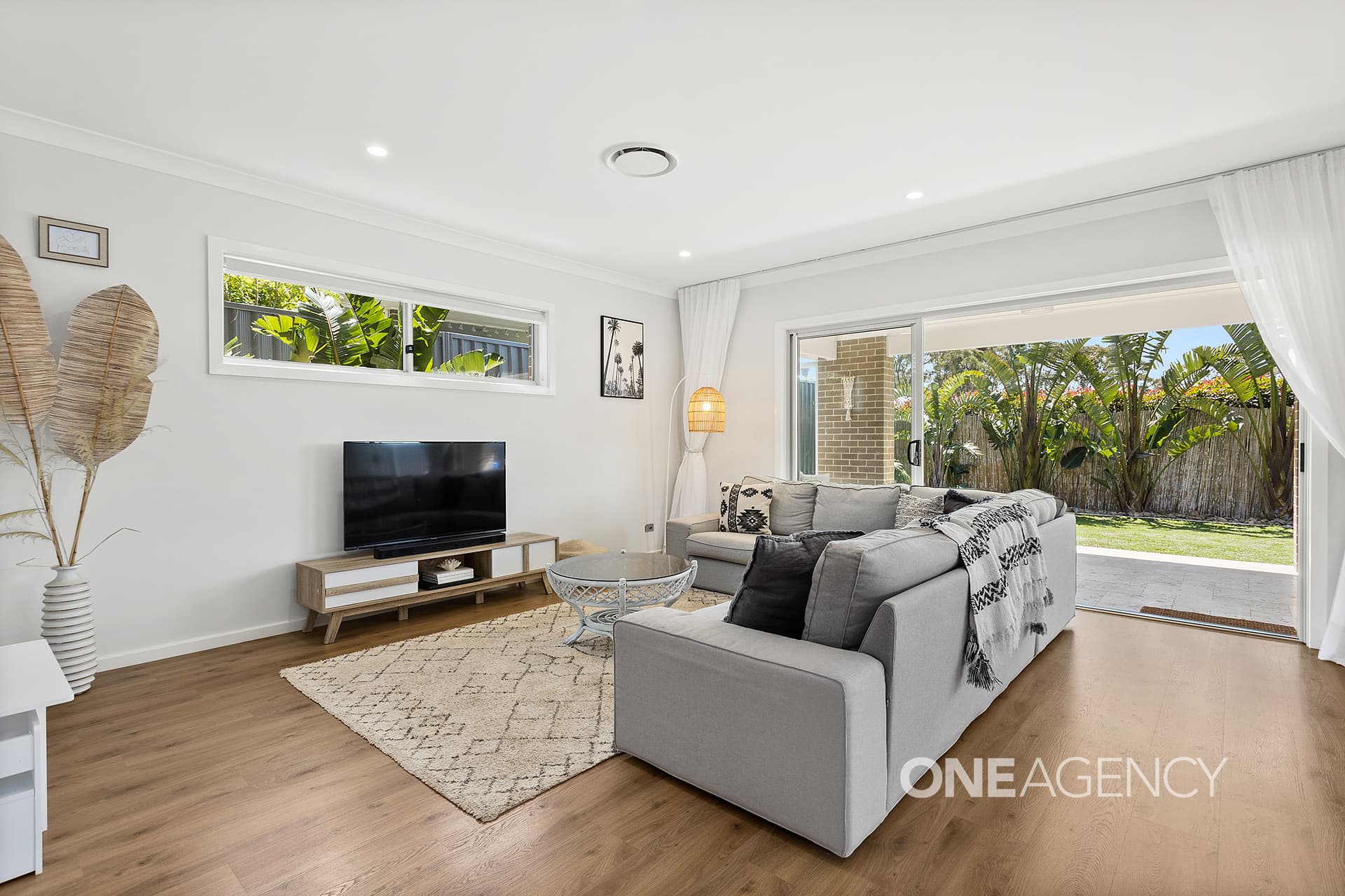 20 Cornfield Road, Calderwood, Calderwood - Thumbnail 3