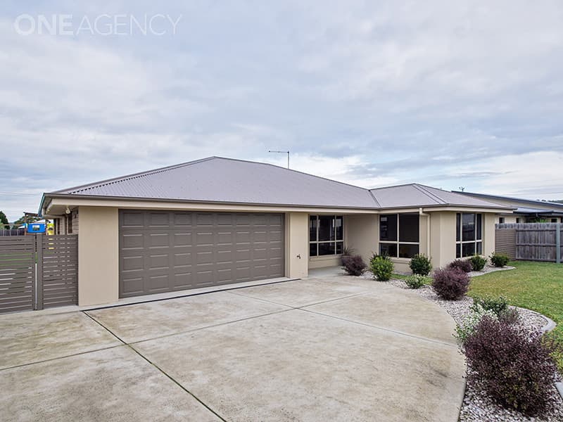 4 Savoy Place, Youngtown, Youngtown - Image 1