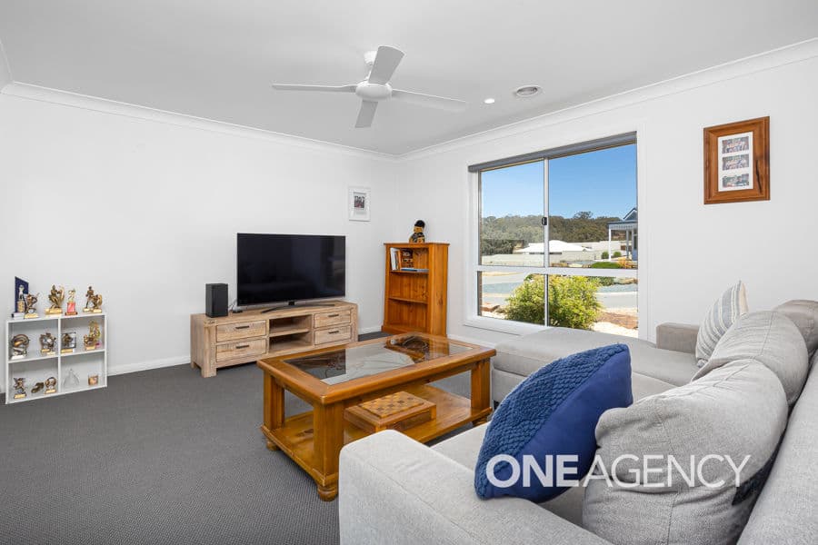 9 MAWSON Rise, Lloyd, Lloyd - Thumbnail 7