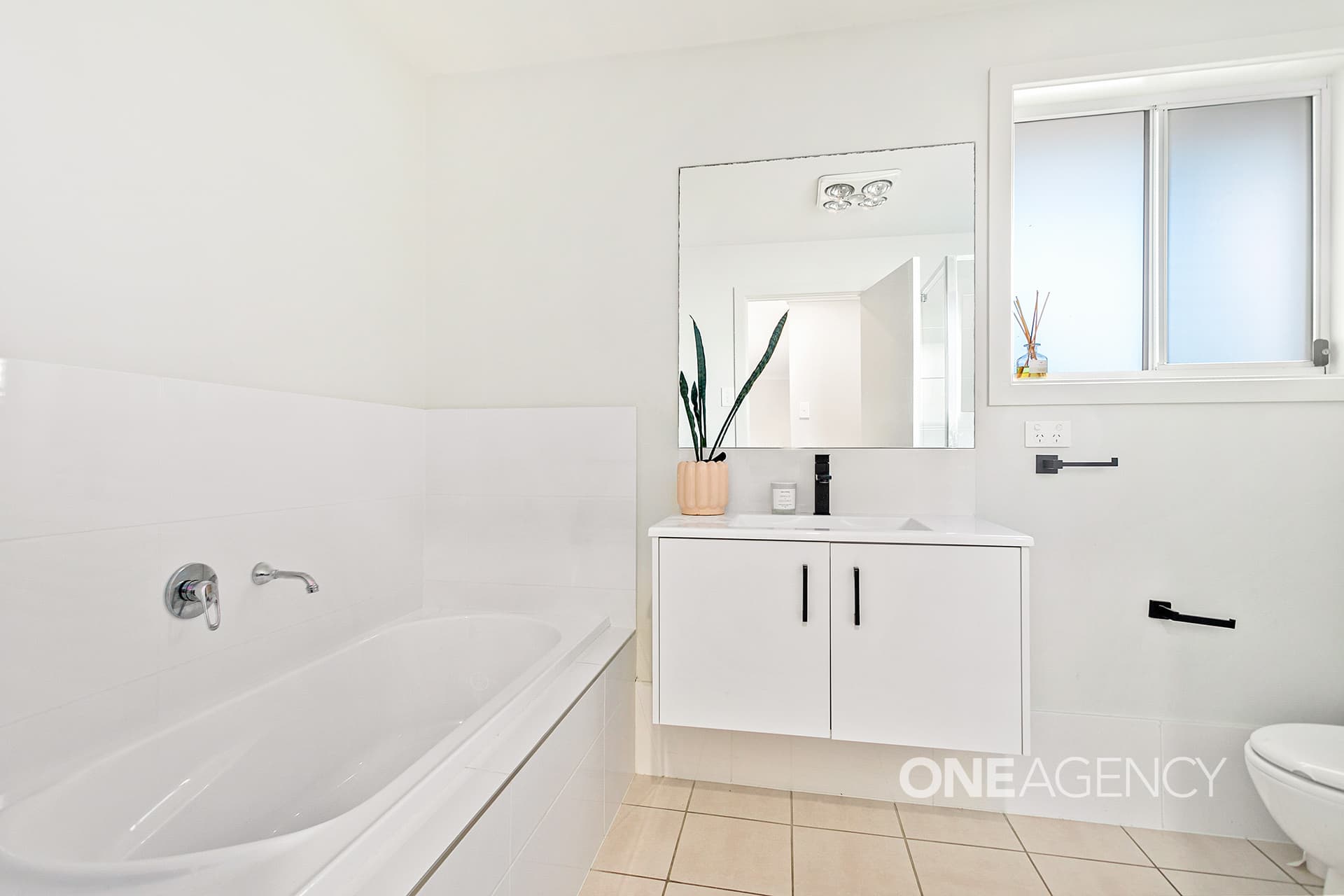 13 Stud Close, Calderwood, Calderwood - Thumbnail 6