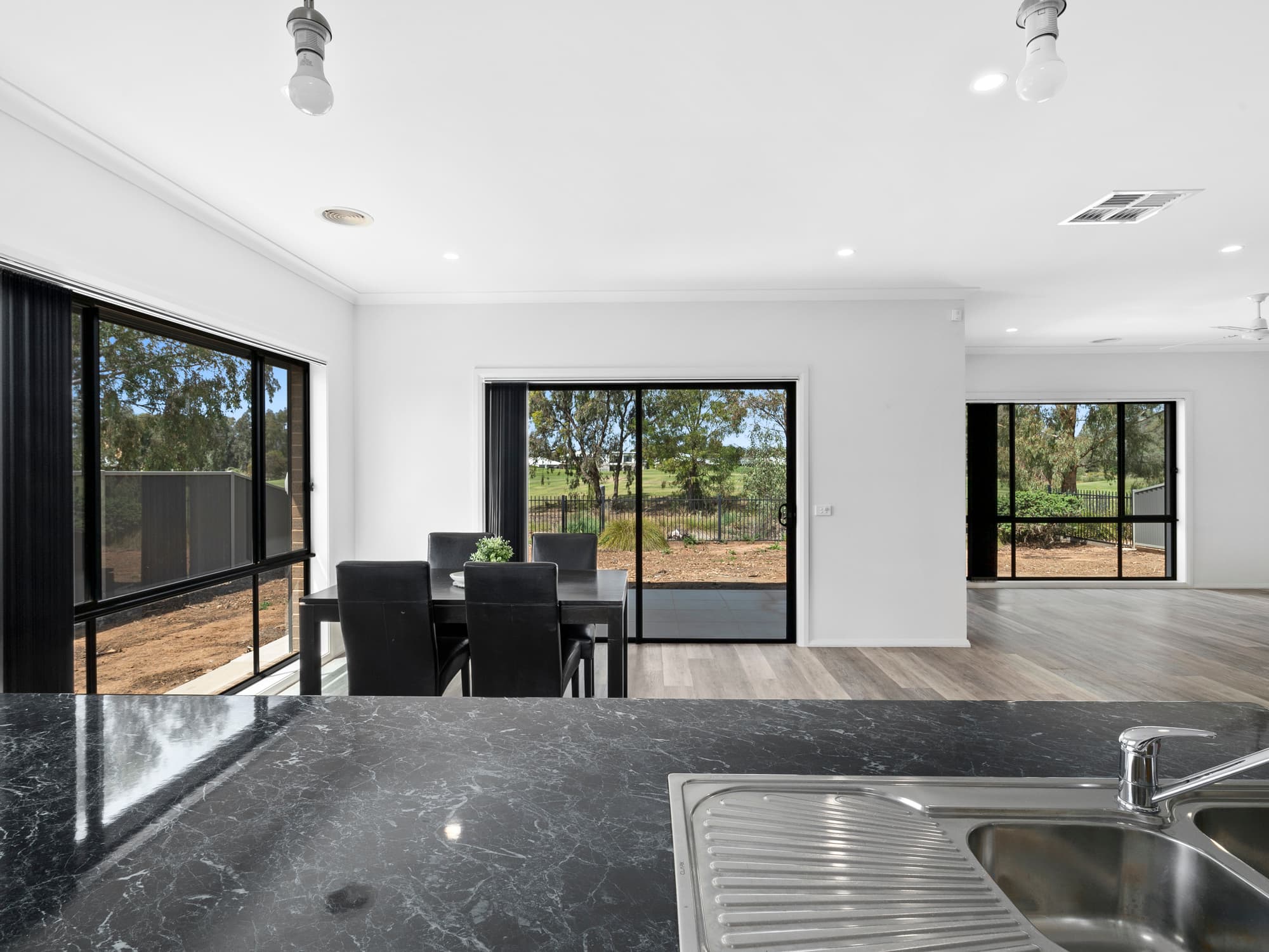 88 Robinson Way, Yarrawonga, Yarrawonga - Thumbnail 4