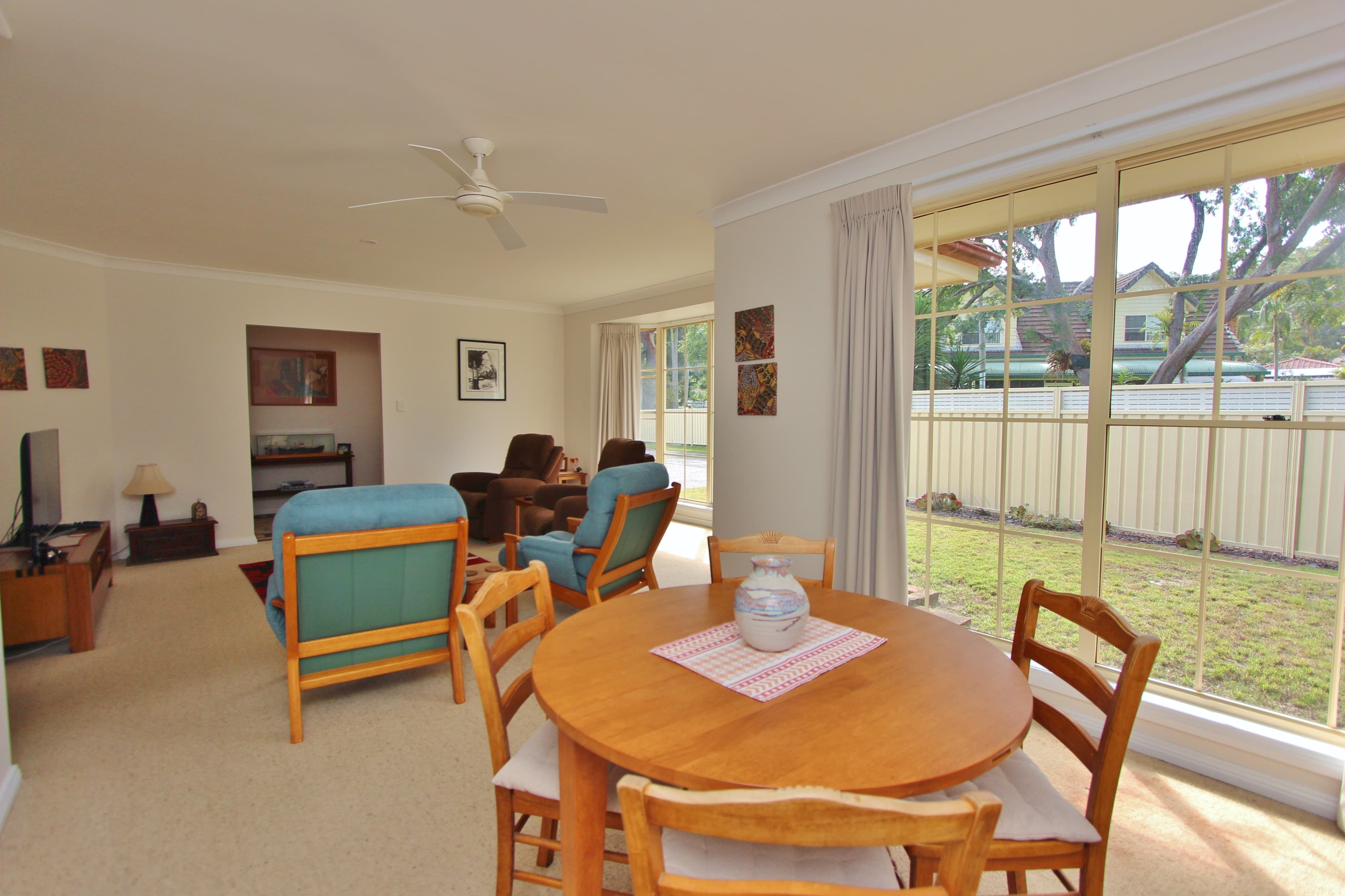 16 Lady Penrhyn Court, Dunbogan, Dunbogan - Thumbnail 2