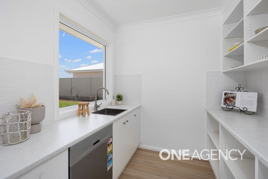13 BURT Street, Gobbagombalin, Gobbagombalin - Thumbnail 4