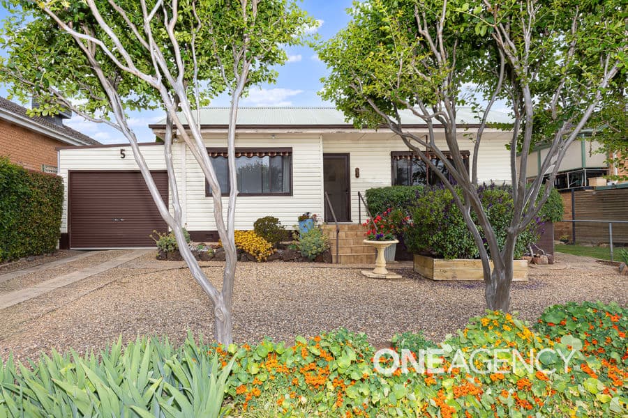 5 KOORA Place, Mount Austin, Mount Austin - Image 1