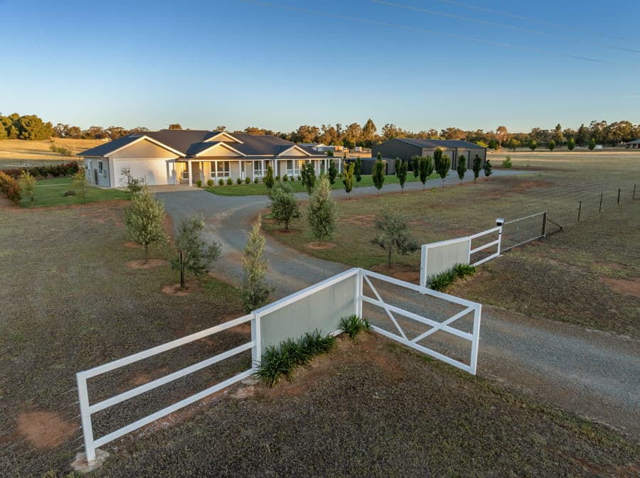12 MOSES Road, Coolamon, Coolamon - Thumbnail 2