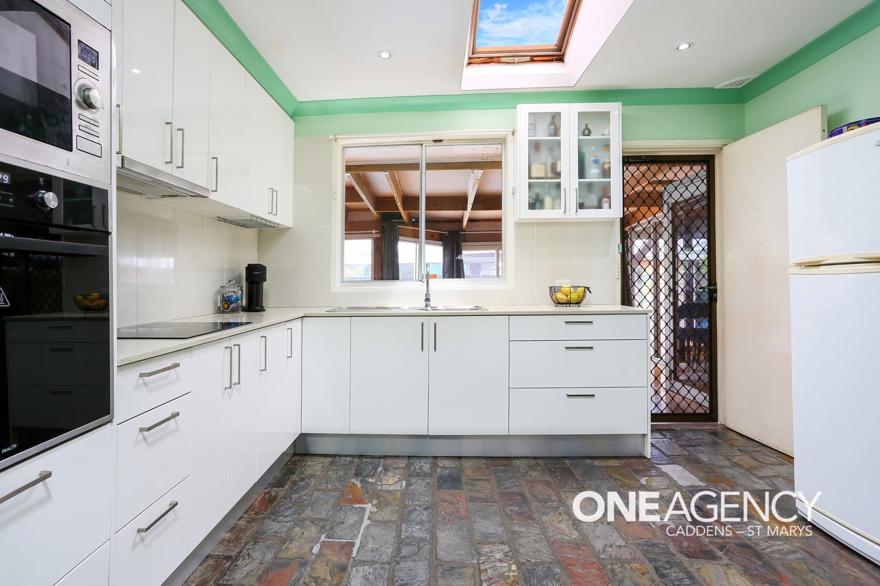 31 Manning Street, Kingswood, Kingswood - Thumbnail 2