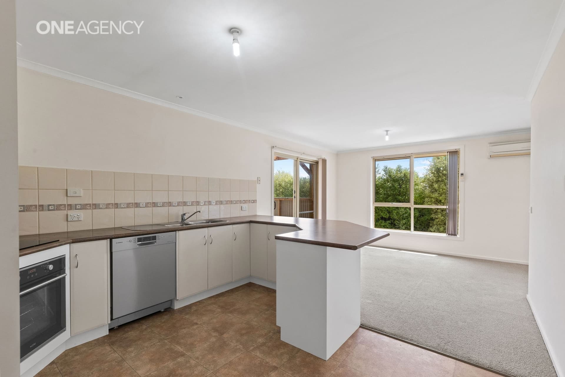 16 Cherry Hill Road, Latrobe, Latrobe - Thumbnail 8