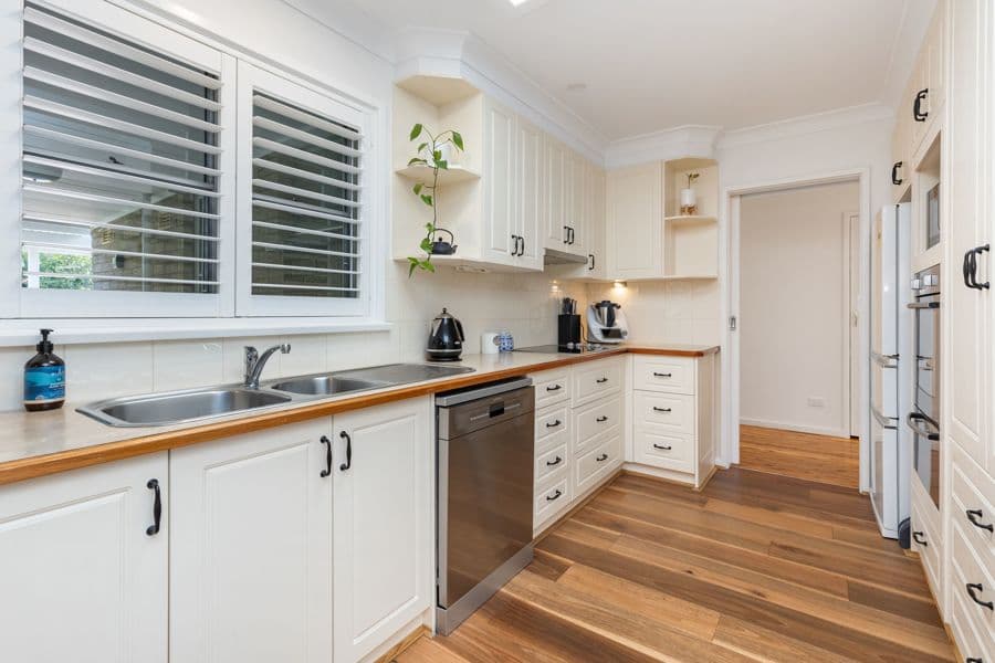 12 WILKS Avenue, Kooringal, Kooringal - Thumbnail 5