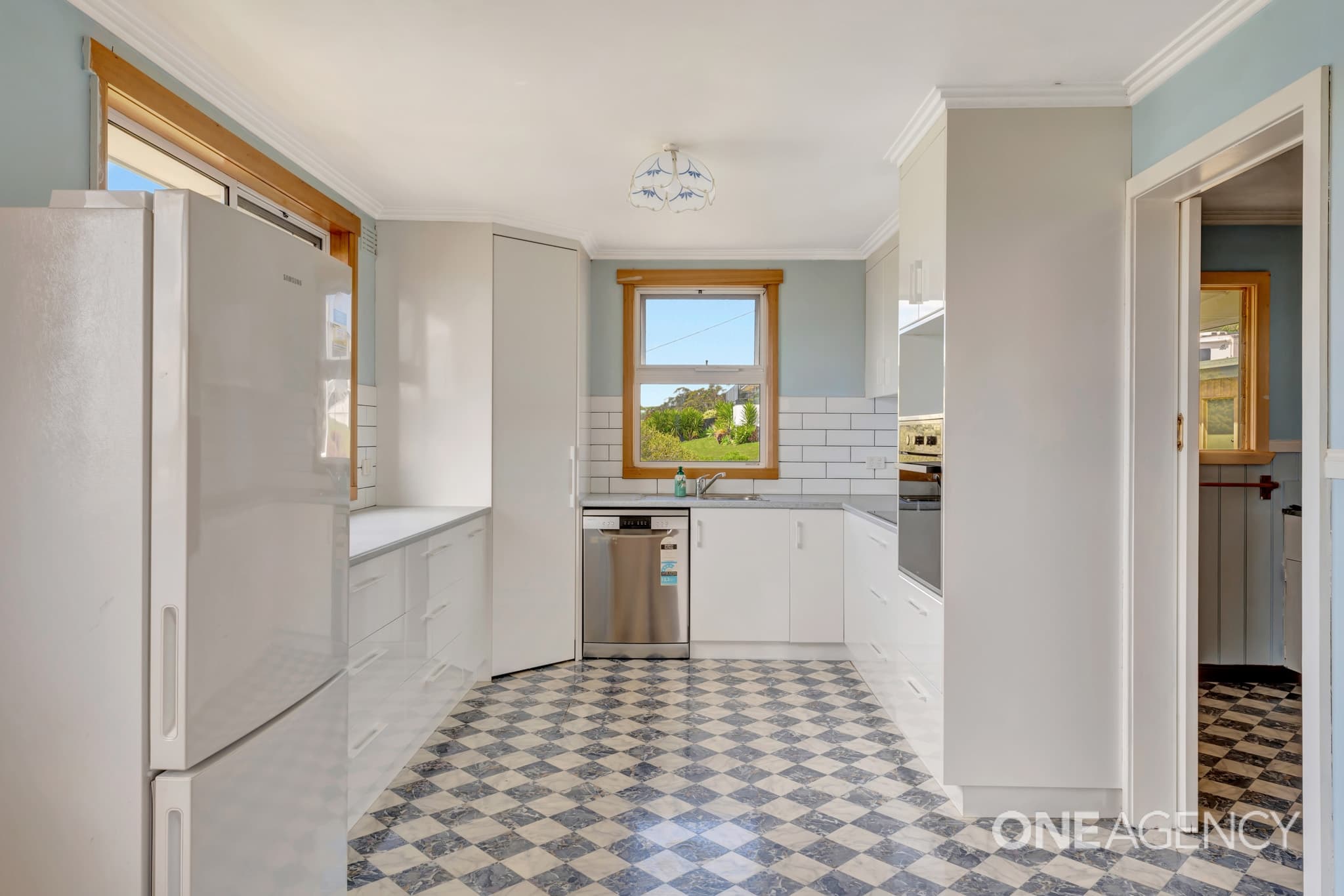 44 Arthur Street, Somerset, Somerset - Thumbnail 2