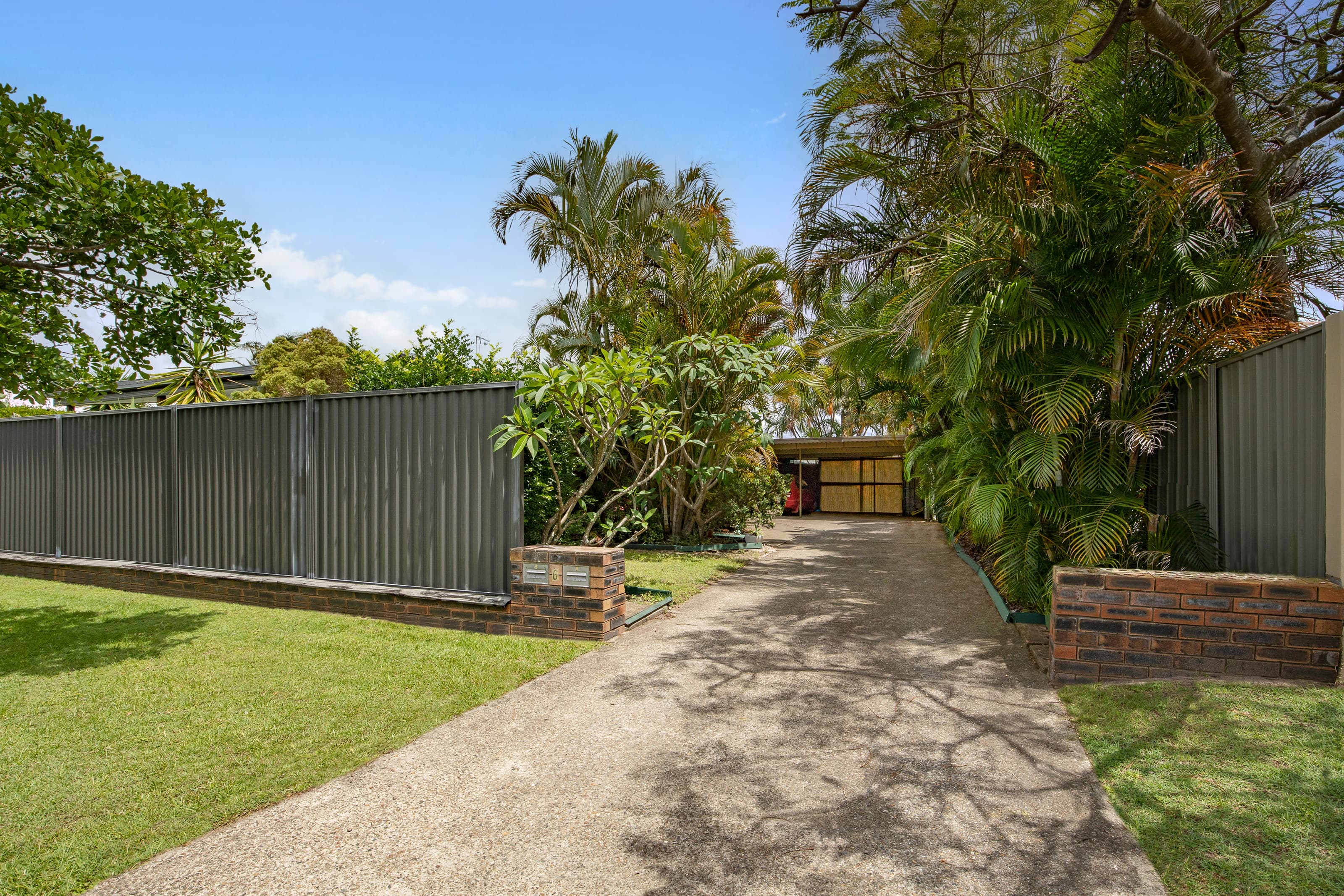 2/6 Pheasant Court, Miami, Miami - Thumbnail 2