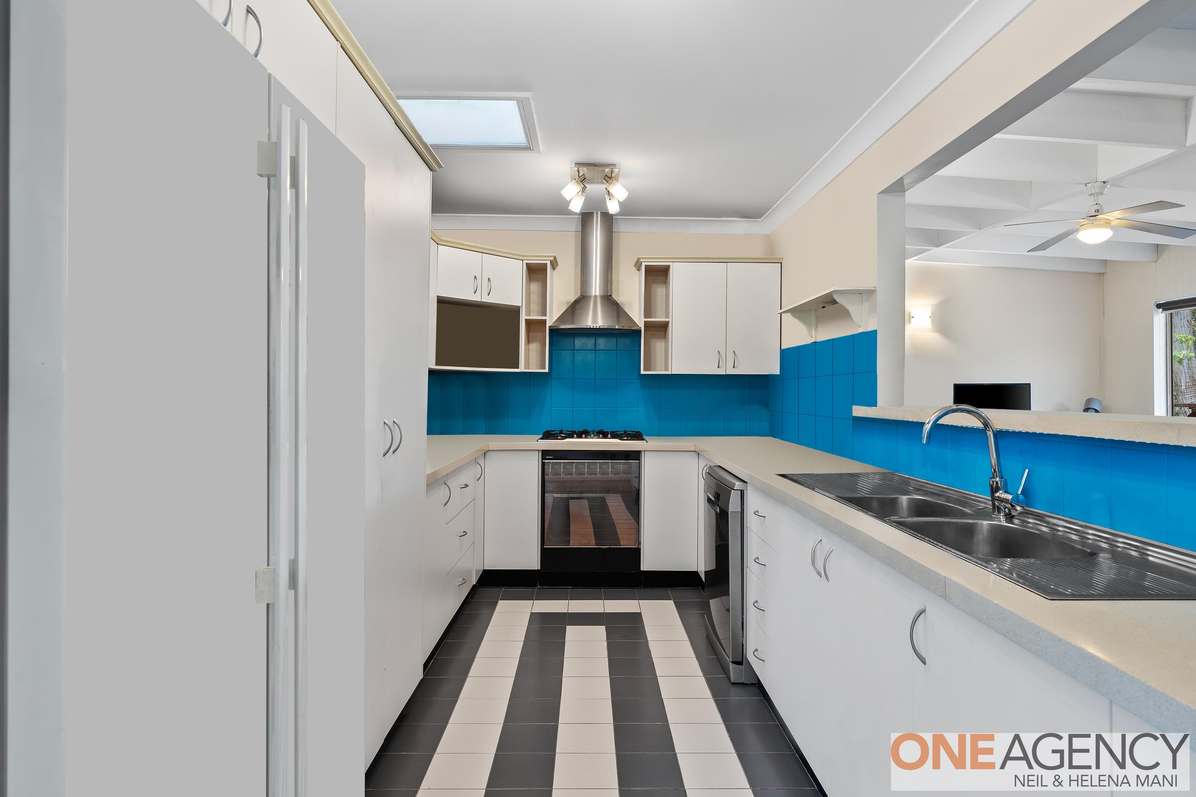 14 South Crescent, North Gosford, North Gosford - Thumbnail 2