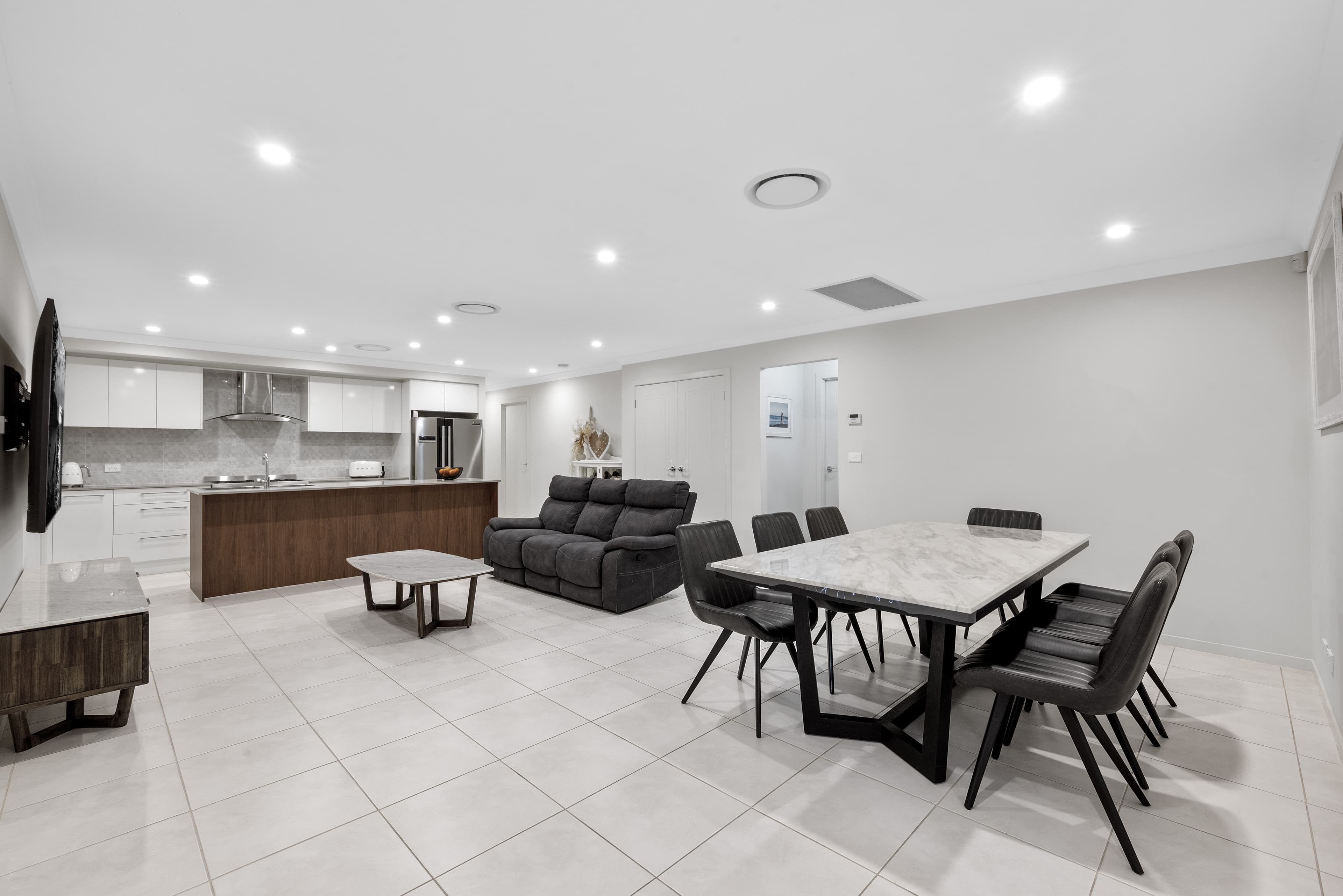 25 Garrison Road, Jordan Springs, Jordan Springs - Thumbnail 5
