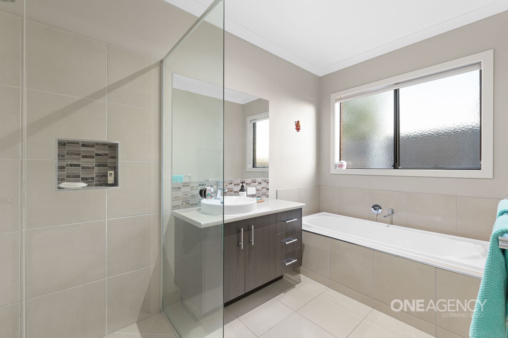 24 Mayfair Drive, Drouin, Drouin - Thumbnail 8