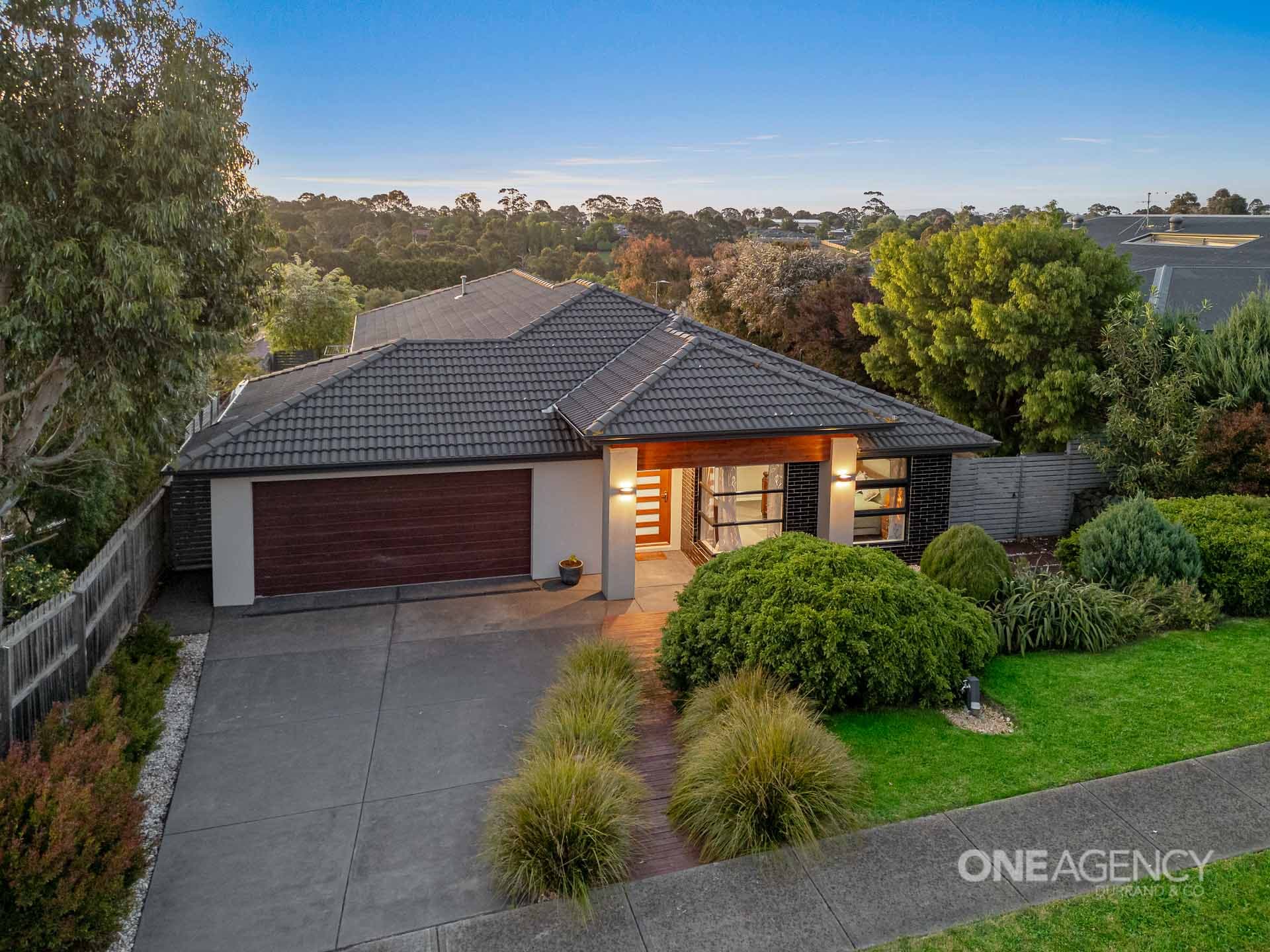 24 Mayfair Drive, Drouin, Drouin - Image 1