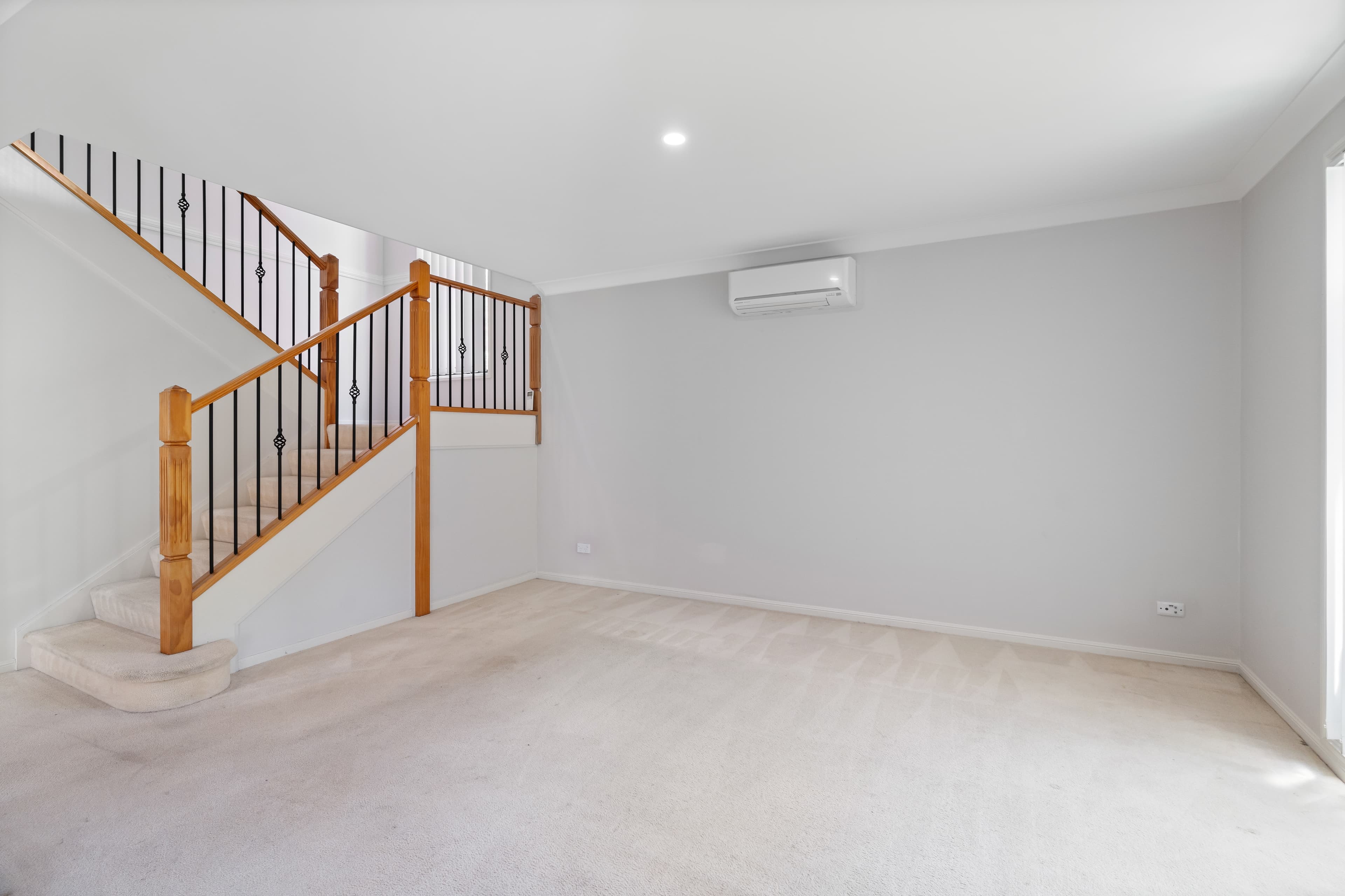 2 Middle Tree Close, Hamlyn Terrace, Hamlyn Terrace - Thumbnail 2