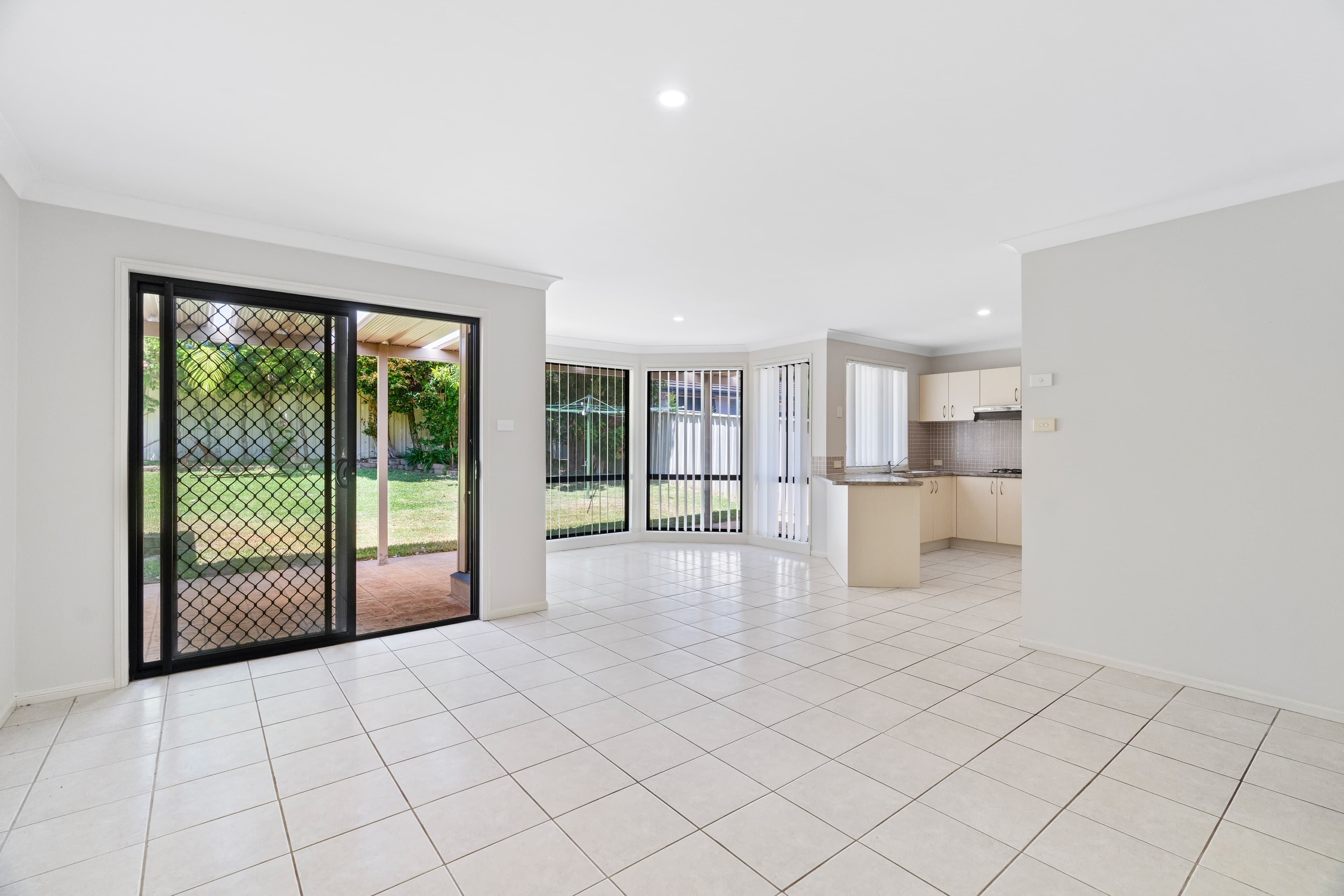 2 Middle Tree Close, Hamlyn Terrace, Hamlyn Terrace - Thumbnail 3