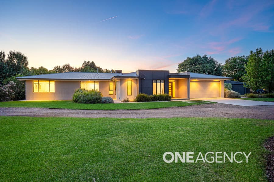 102 MITCHELL Road, Lake Albert, Lake Albert - Thumbnail 3