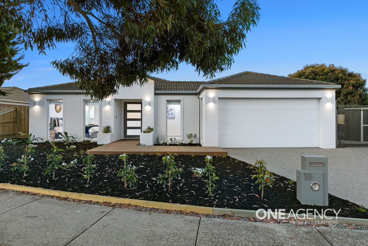 19 Gundowring Drive, Seabrook, Seabrook - Image 1