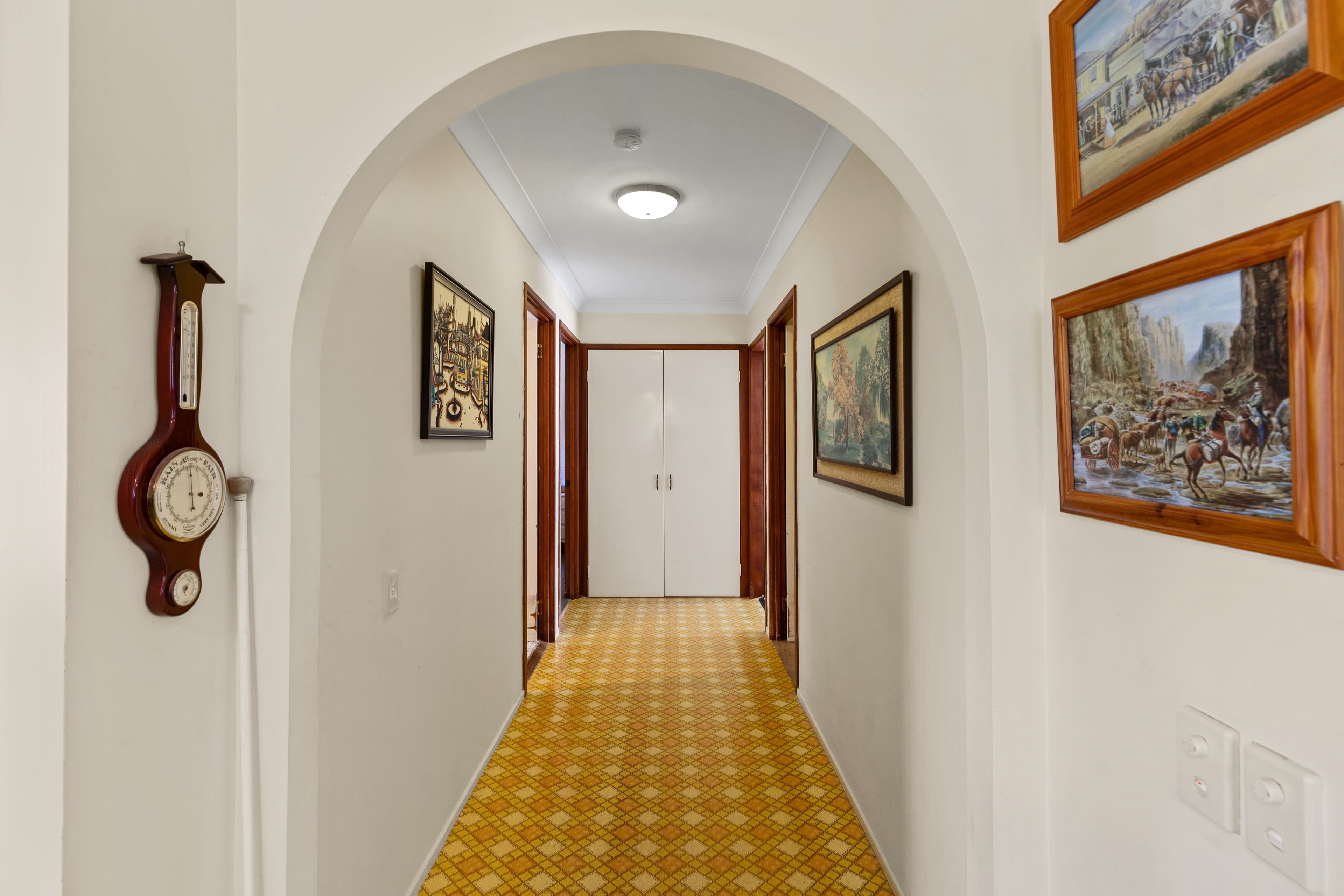 1/1 Pheasant Court, Miami, Miami - Thumbnail 5