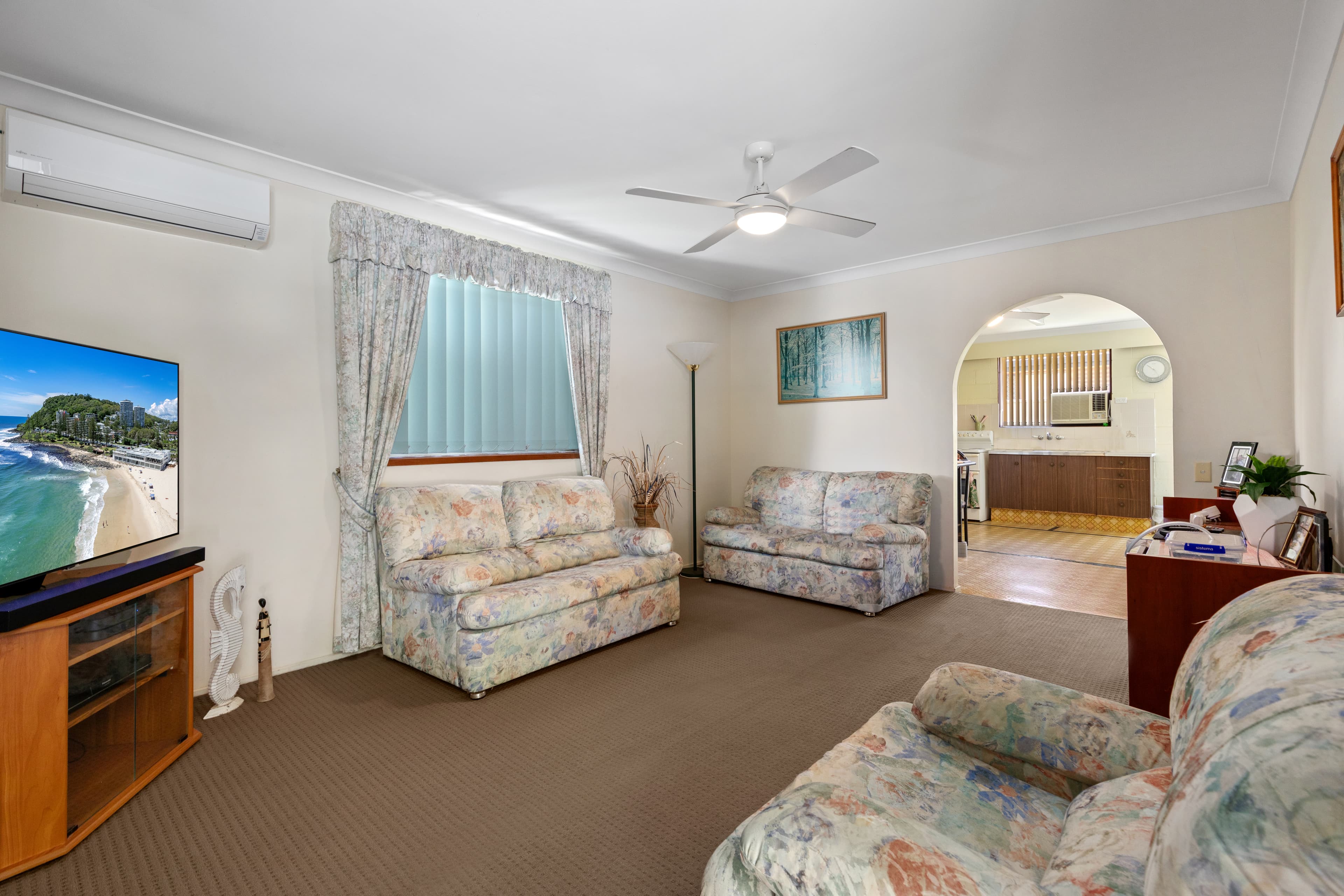 1/1 Pheasant Court, Miami, Miami - Thumbnail 3