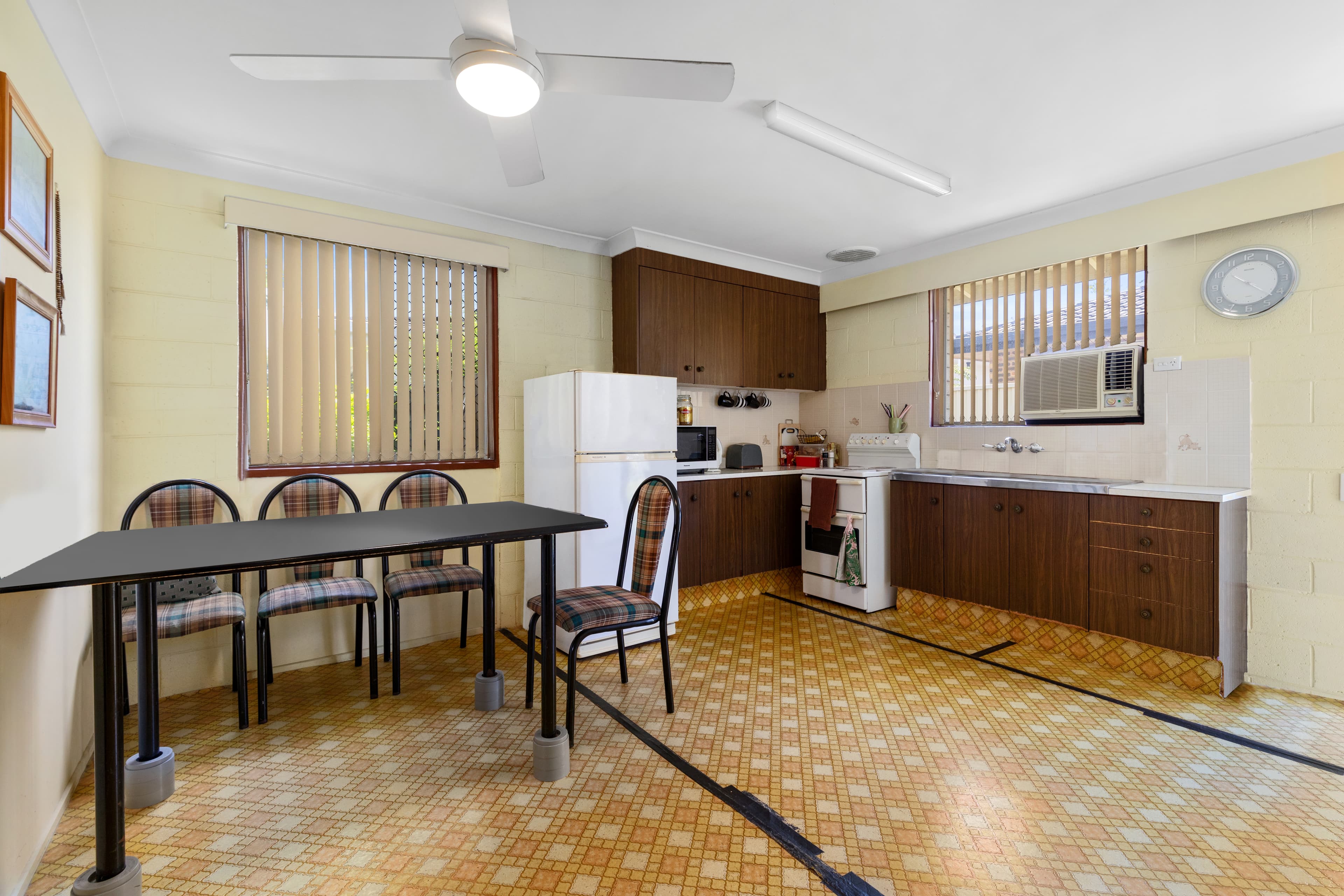 1/1 Pheasant Court, Miami, Miami - Thumbnail 4