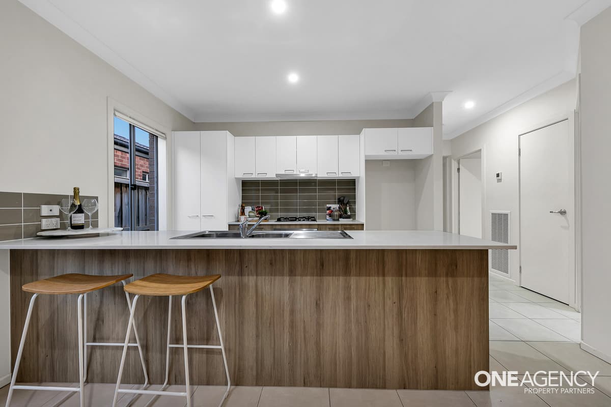 72 Grassbird Drive, Point Cook, Point Cook - Thumbnail 3