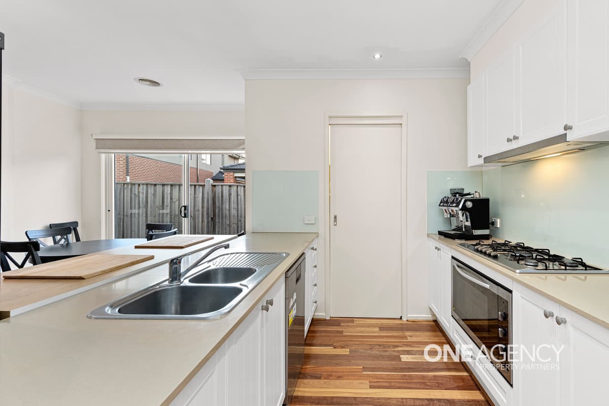 49 Shiraz Crescent, Point Cook, Point Cook - Thumbnail 4