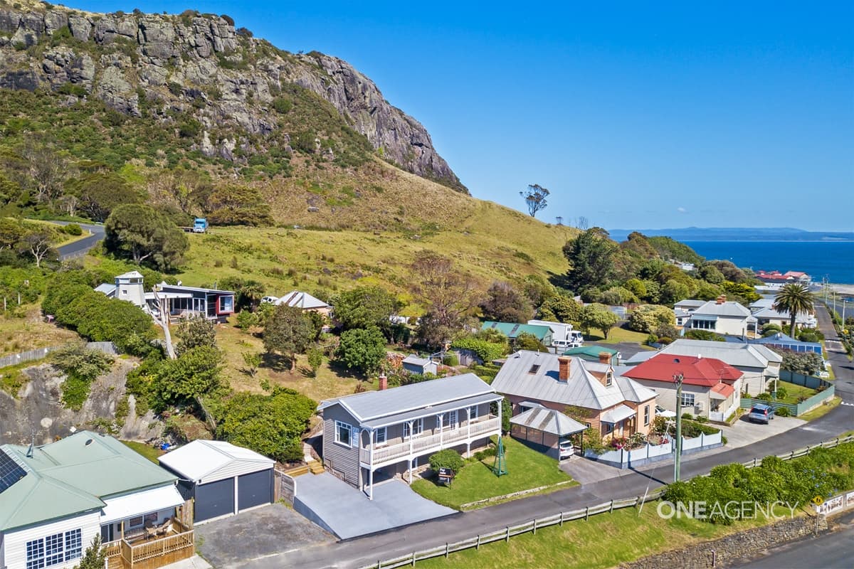 60 Alexander Terrace, Stanley, Stanley - Image 1