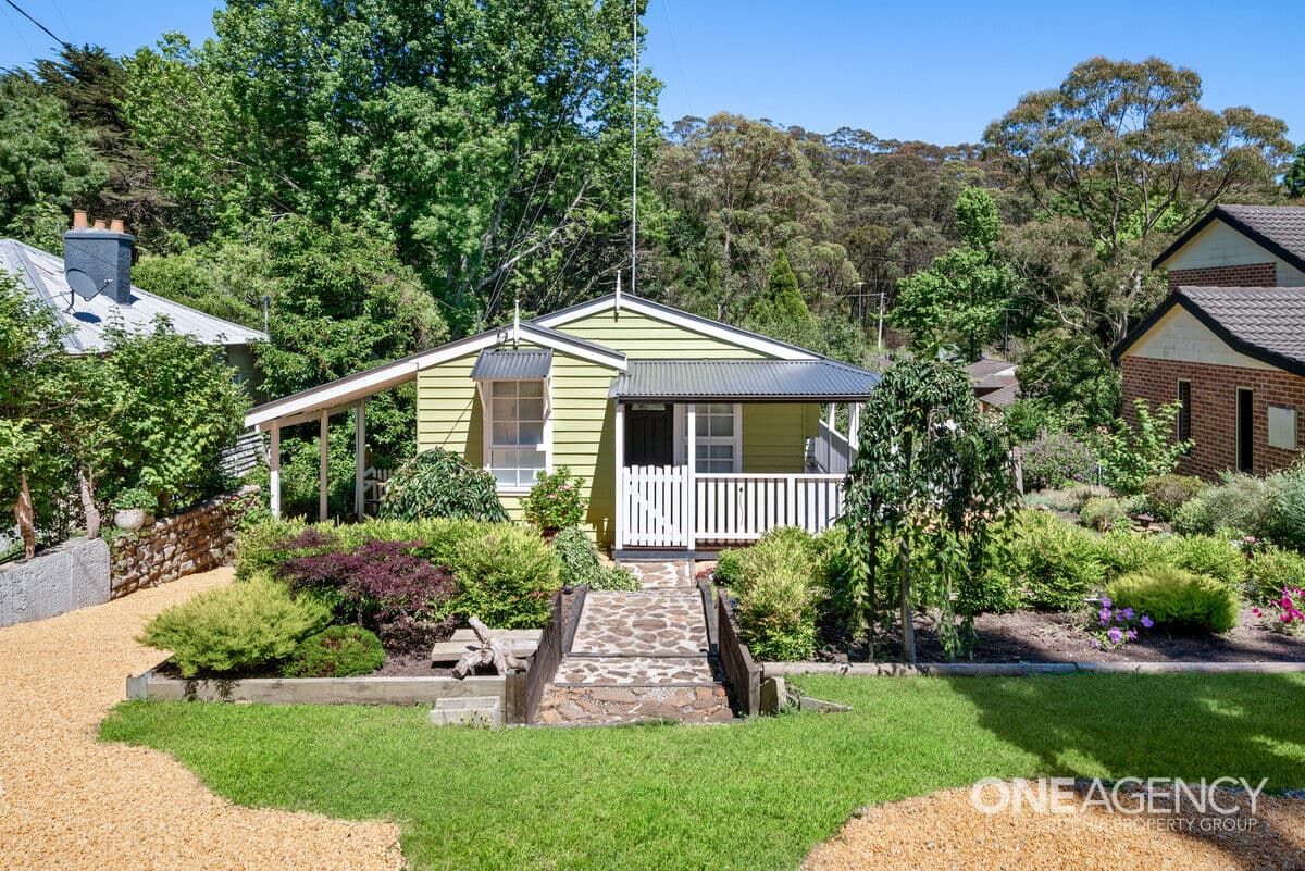 22 Trow Avenue, Katoomba, Katoomba - Image 1