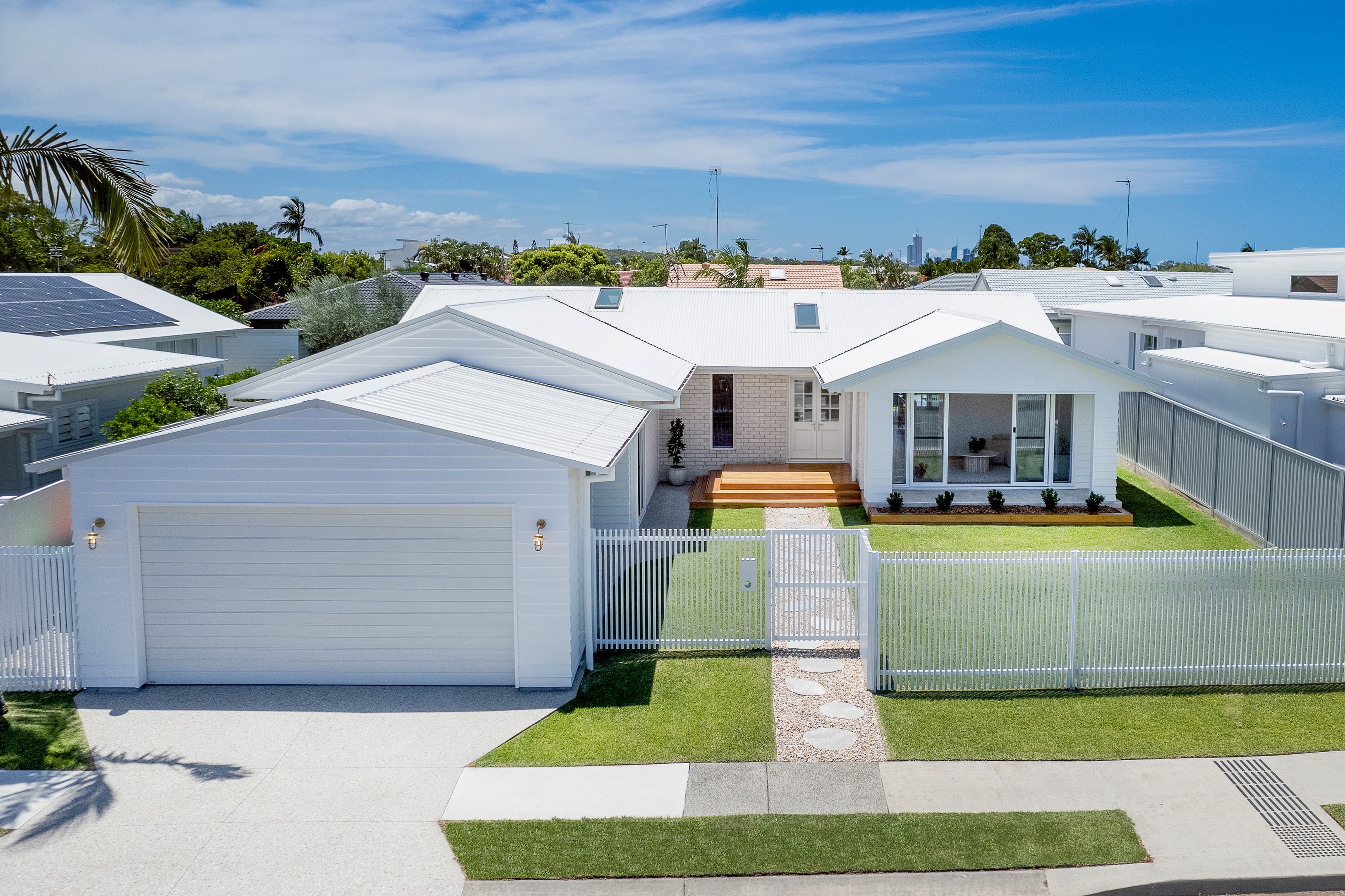 9 Auk Avenue, Burleigh Waters, Burleigh Waters - Image 1