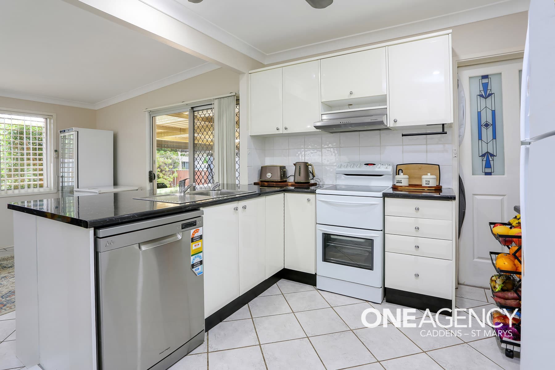 29 Manning Street, Kingswood, Kingswood - Thumbnail 2