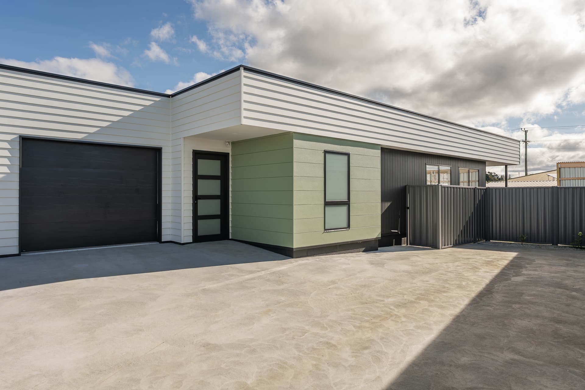 2/16 & 18 Hugo Court, Ulverstone, Ulverstone - Thumbnail 2