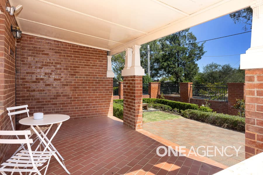 16 LINDSAY Street, Turvey Park, Turvey Park - Thumbnail 2